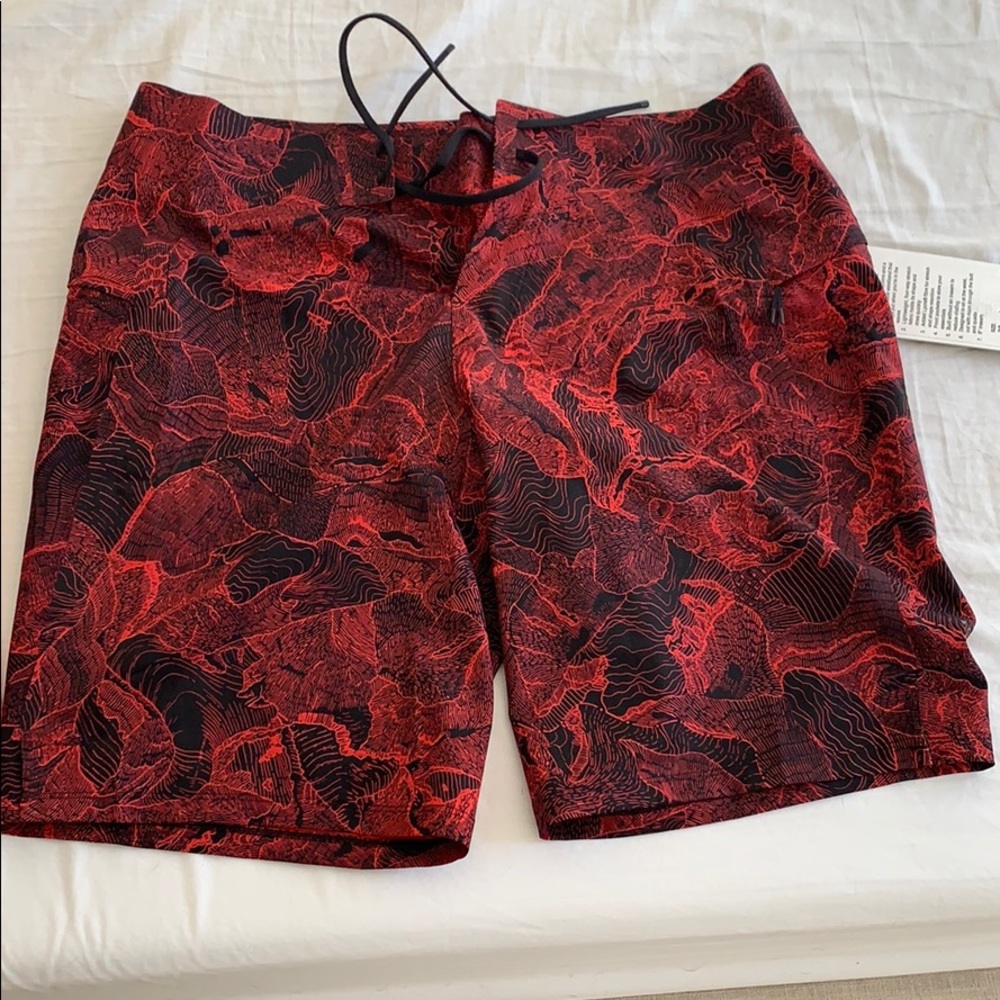 LuLuLemon NWT Men’s Current State Board Shorts New